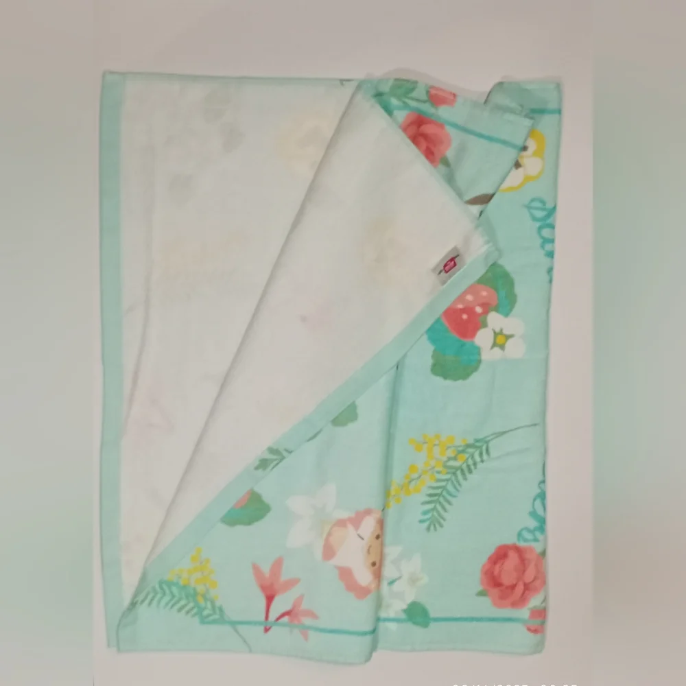 Floral sanrio characters bath towel